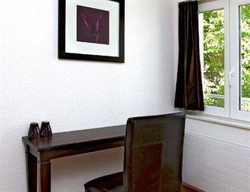 زيورخ Swiss Star Guesthouse District 4 - Contactless Self Check-In المظهر الخارجي الصورة