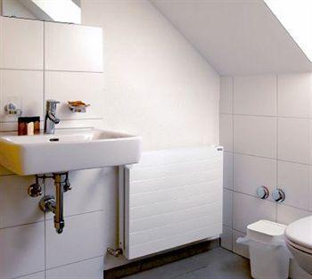 زيورخ Swiss Star Guesthouse District 4 - Contactless Self Check-In المظهر الخارجي الصورة