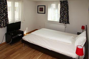 زيورخ Swiss Star Guesthouse District 4 - Contactless Self Check-In المظهر الخارجي الصورة