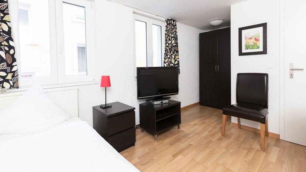 زيورخ Swiss Star Guesthouse District 4 - Contactless Self Check-In المظهر الخارجي الصورة